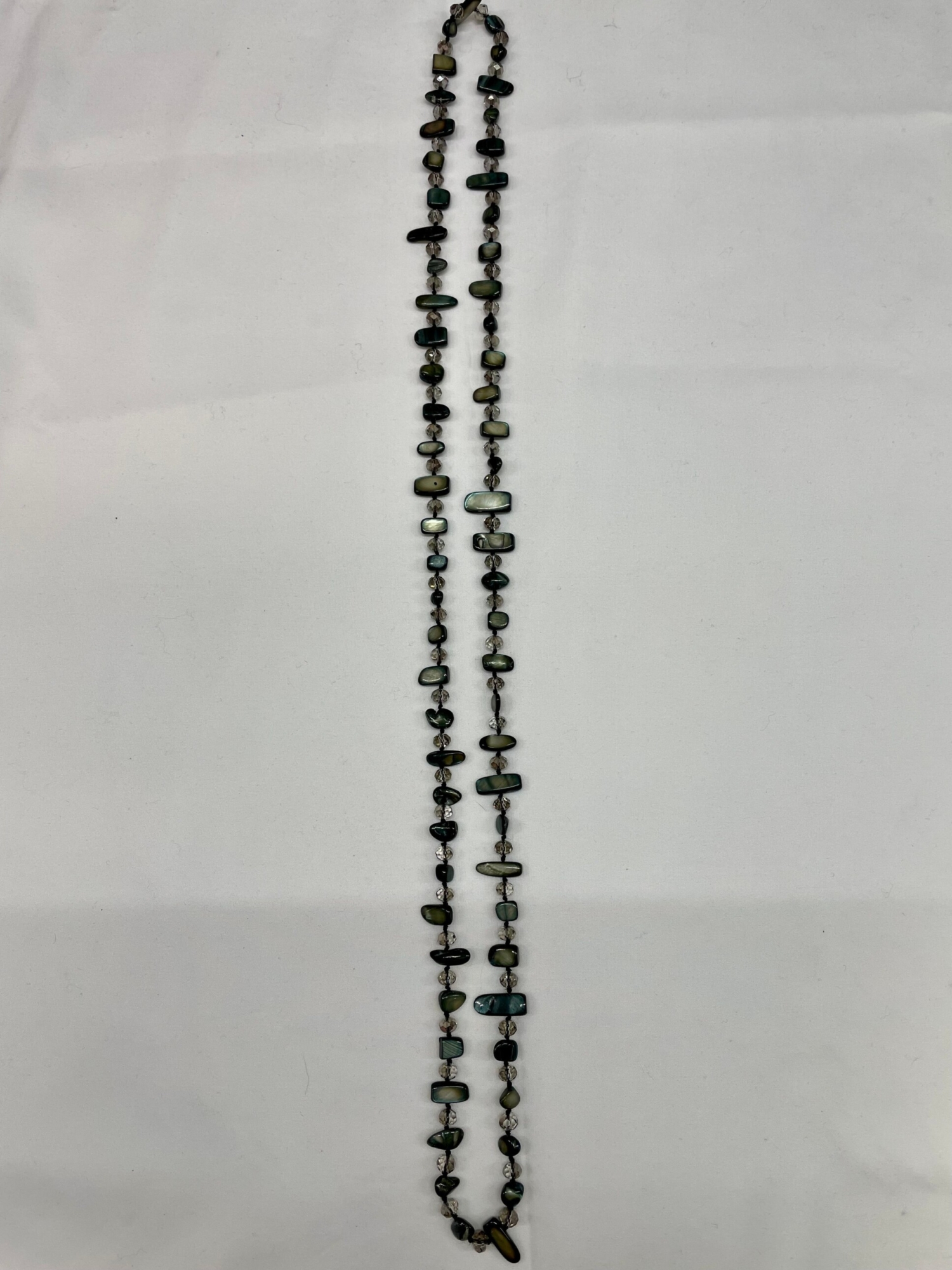 Collana in madreperla grigio - verde