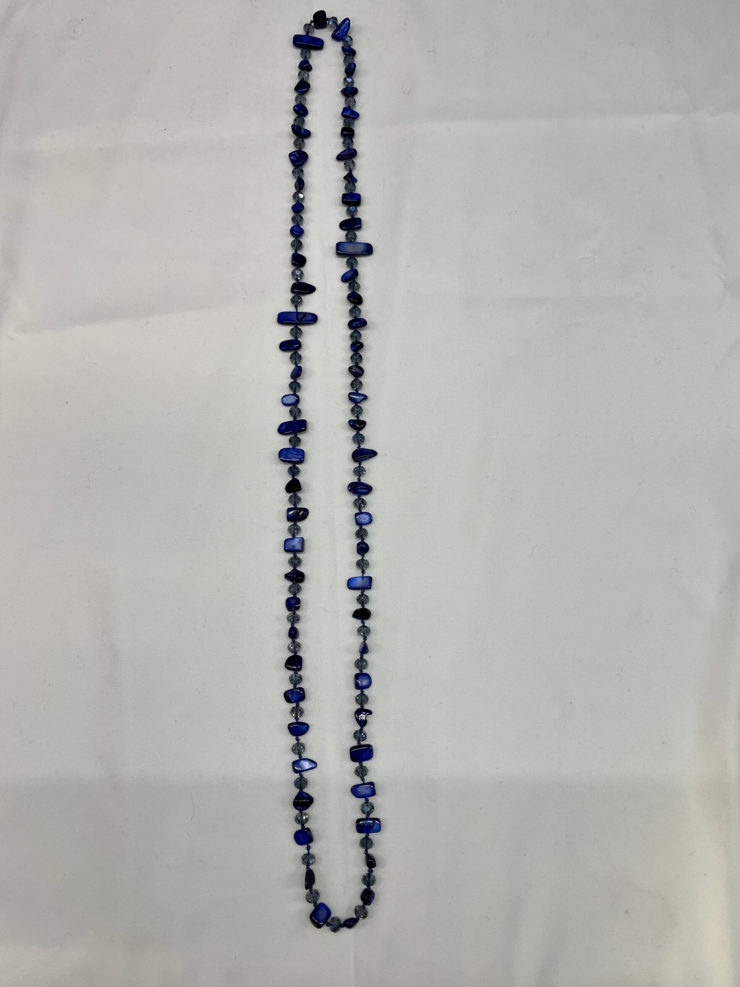 Collana in madreperla blu