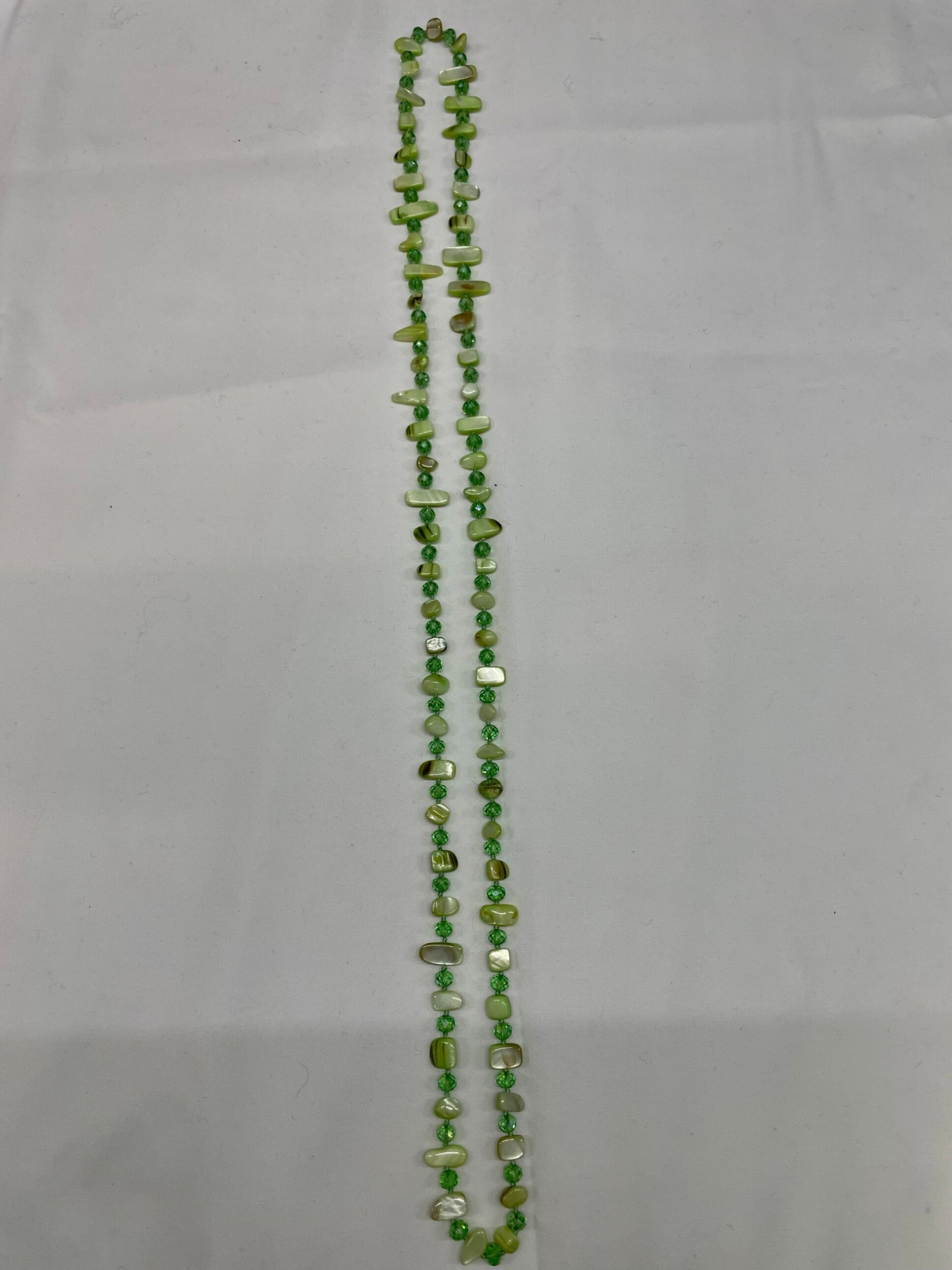 Collana in madreperla verde chiaro